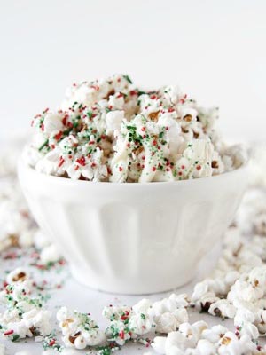 white-chocolate-popcorn-MOMables